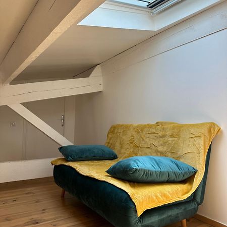 Appartement Avec Vue Sur L Eglise Des Saintes Luaran gambar