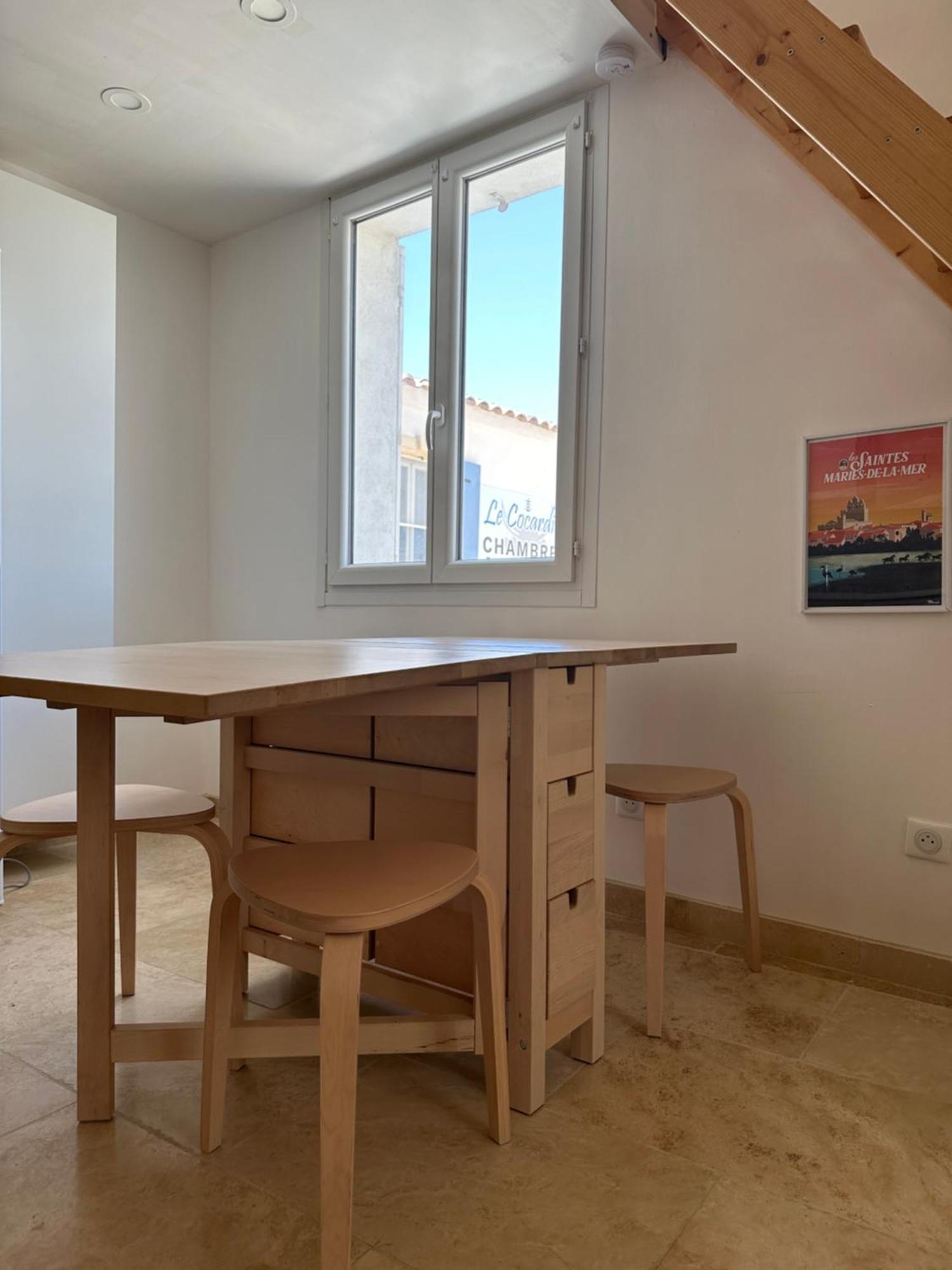 Appartement Avec Vue Sur L Eglise Des Saintes Luaran gambar