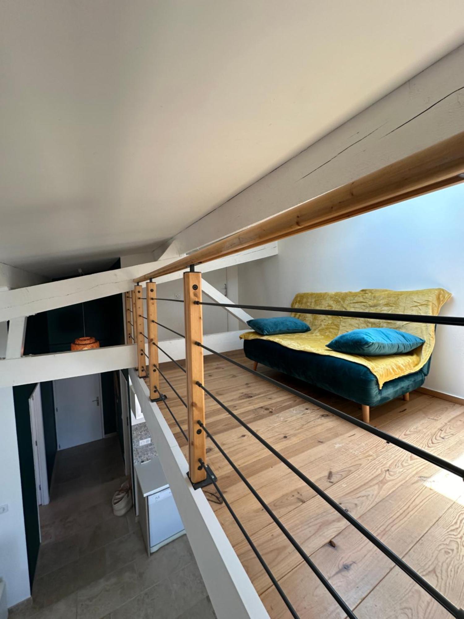 Appartement Avec Vue Sur L Eglise Des Saintes Luaran gambar