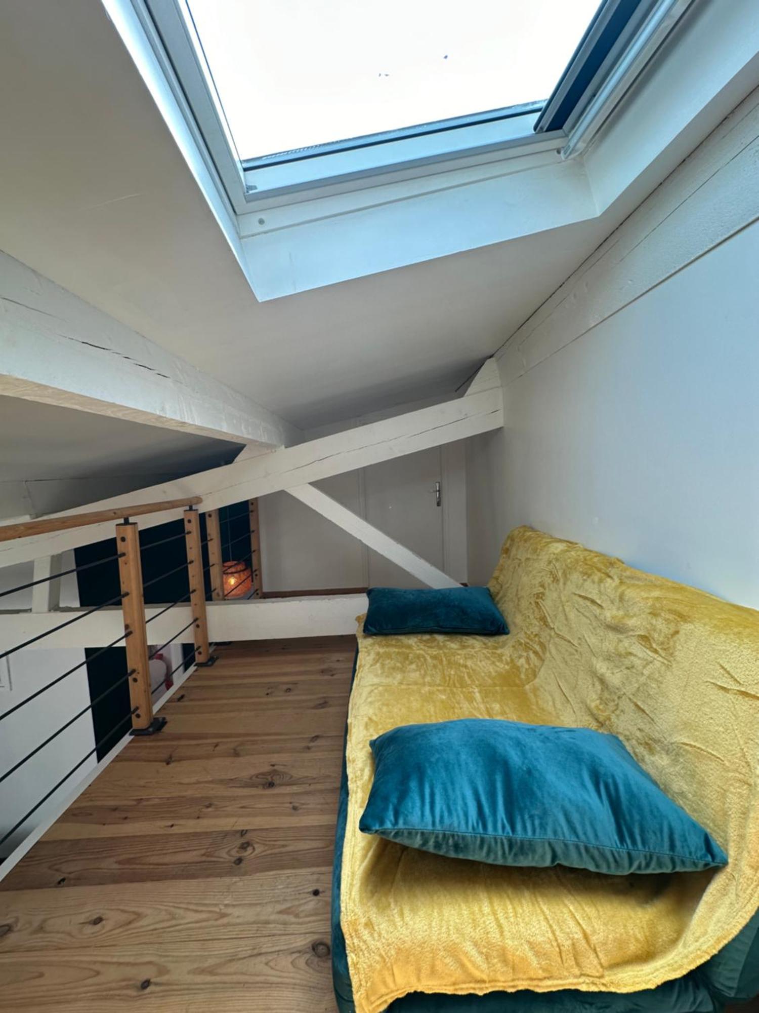 Appartement Avec Vue Sur L Eglise Des Saintes Luaran gambar