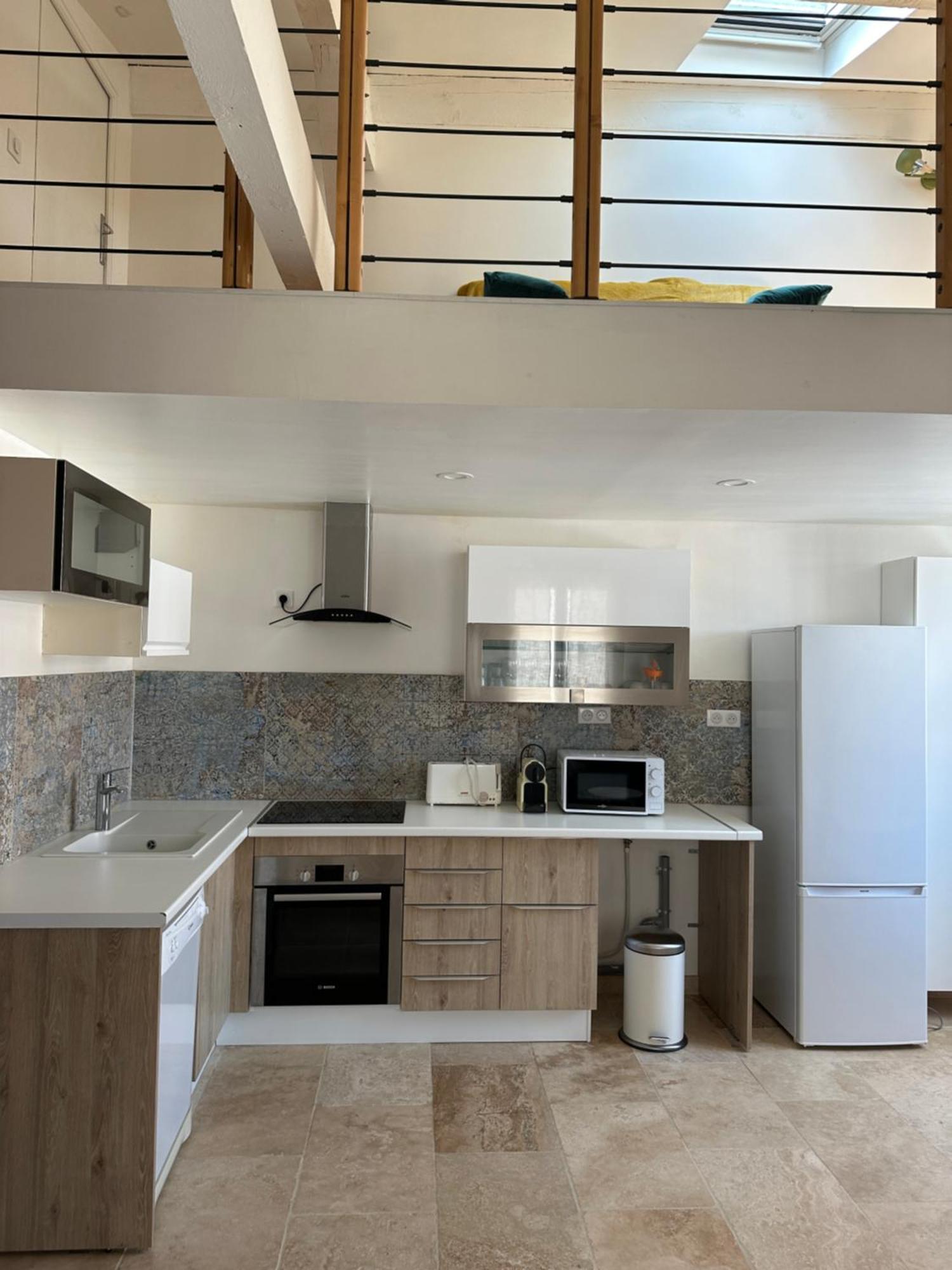 Appartement Avec Vue Sur L Eglise Des Saintes Luaran gambar