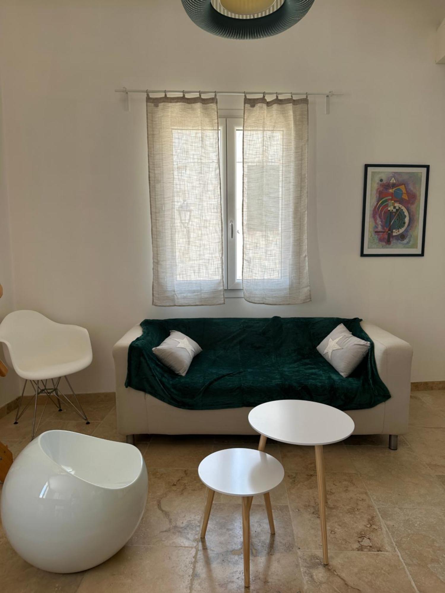 Appartement Avec Vue Sur L Eglise Des Saintes Luaran gambar